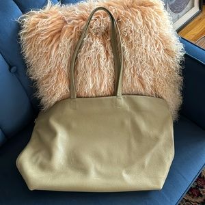 Cuyana Sage Easy Tote with Zipper